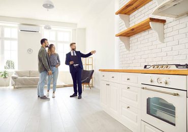 Tout d’abord, la localisation du bien influence fortement son estimation. En effet, un logement situé en centre-ville