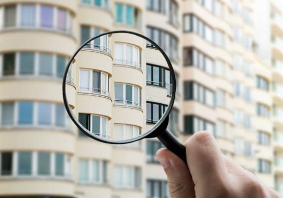 L'une des erreurs les plus fréquentes lors d’un achat immobilier est de se concentrer uniquement sur le prix d’achat du bien,